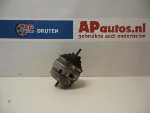 Usagé Support moteur Audi A4 Avant (B7) 1.8 T 20V Prix € 19,99 Règlement à la marge proposé par AP Autos