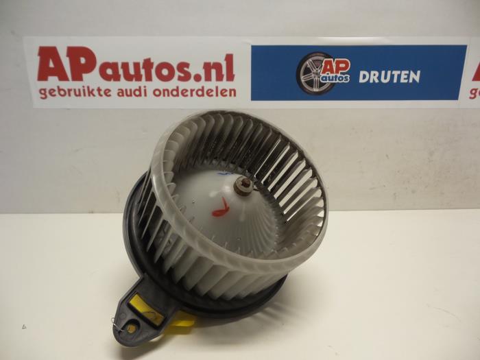 Heating and ventilation fan motor from a Audi A6 Avant Quattro (C5) 2.5 TDI V6 24V 2002