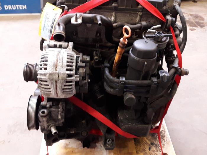 Engine from a Audi A4 (B6) 1.9 TDI PDE 130 2003