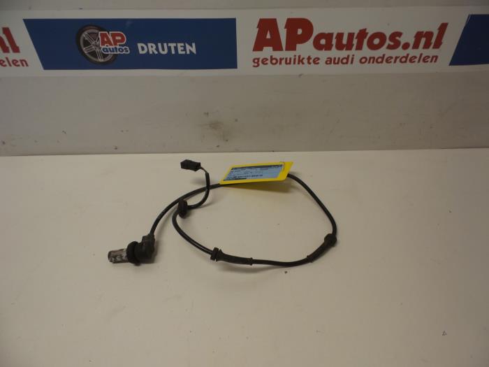 Sensor ABS de un Audi A4 Avant (B5) 1.6 2000