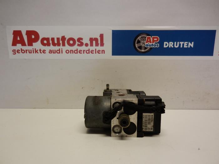 Begagnade ABS-pump Audi A4 (B5) 1.8 20V Pris € 34,99 Marginaltabell erbjuds av AP Auto's