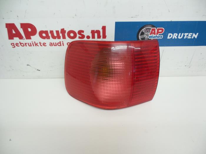 Taillight, left from a Audi 80 (B4) 1.6 E/S 1993