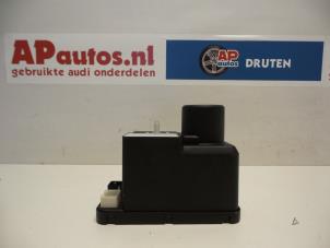 Used Central locking motor Audi 100 (C4) 2.3 E 5E Price € 24,99 Margin scheme offered by AP Autos