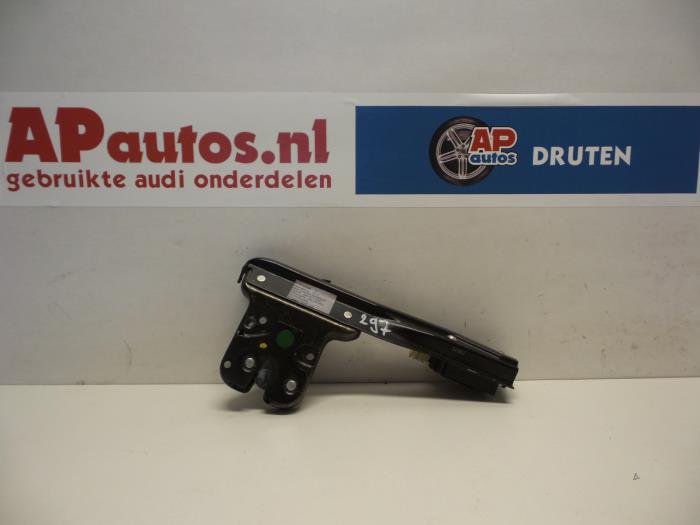 Mechanizm zamka tylnej klapy z Audi TT (8N3) 1.8 20V Turbo 2001
