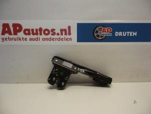 Używane Mechanizm zamka tylnej klapy Audi TT (8N3) 1.8 20V Turbo Cena € 14,99 Procedura marży oferowane przez AP Autos