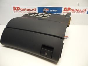 Usagé Boîte à gants Audi A4 Avant (B5) 1.9 TDI Prix € 24,99 Règlement à la marge proposé par AP Autos