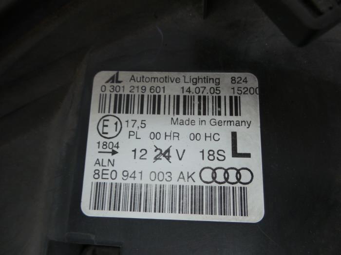 Faro izquierda de un Audi A4 (B7) 2.0 TDI 16V 2005