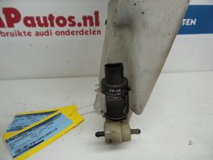 Usados Bomba de limpiaparabrisas delante Audi A6 Avant Quattro (C6) 3.2 V6 24V FSI Precio € 9,99 Norma de margen ofrecido por AP Autos