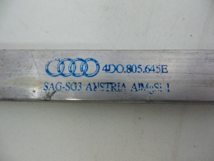 Front anti-roll bar from a Audi A8 (D2) 2.5 TDI V6 24V 2001