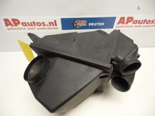 Używane Obudowa filtra powietrza Audi A8 (D2) 2.5 TDI V6 24V Cena € 45,00 Procedura marży oferowane przez AP Autos