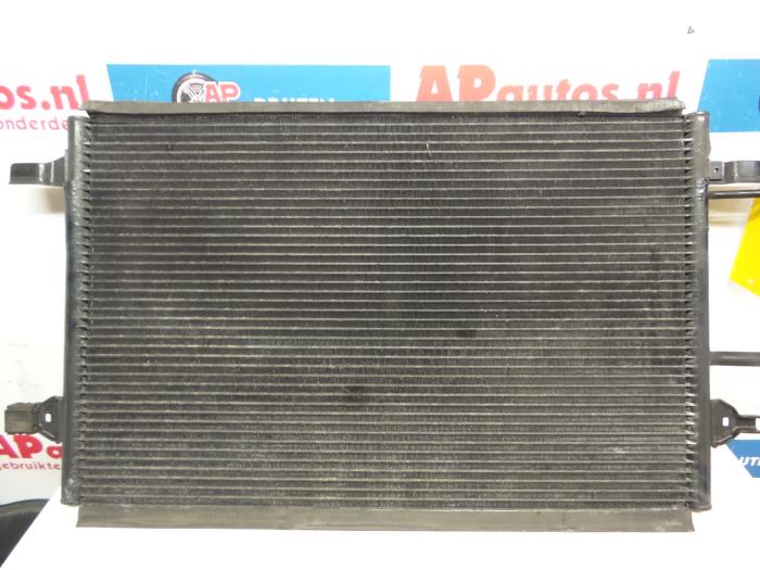 Air conditioning condenser from a Audi A8 (D2) 2.5 TDI V6 24V 2001