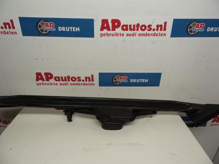 Gebrauchte Motorbalken Audi A8 (D2) 2.5 TDI V6 24V Preis € 19,99 Margenregelung angeboten von AP Auto's