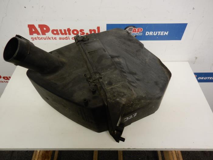 Begagnade Luftfilterhus Audi A6 Avant (C4) 2.6 V6 Pris € 19,99 Marginaltabell erbjuds av AP Auto's