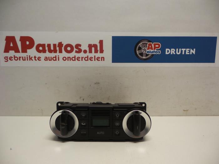Używane Panel climatronic Audi TT (8N3) 1.8 20V Turbo Quattro Cena € 29,99 Procedura marży oferowane przez AP Auto's