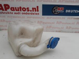 Usagé Réservoir lave-glace arrière Audi 80 Prix € 15,00 Règlement à la marge proposé par AP Autos