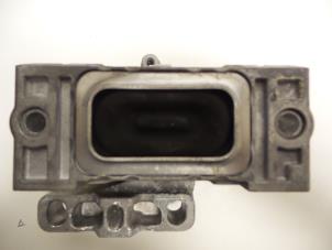 Engine mount from a Audi A3 (8P1) 1.6 2003