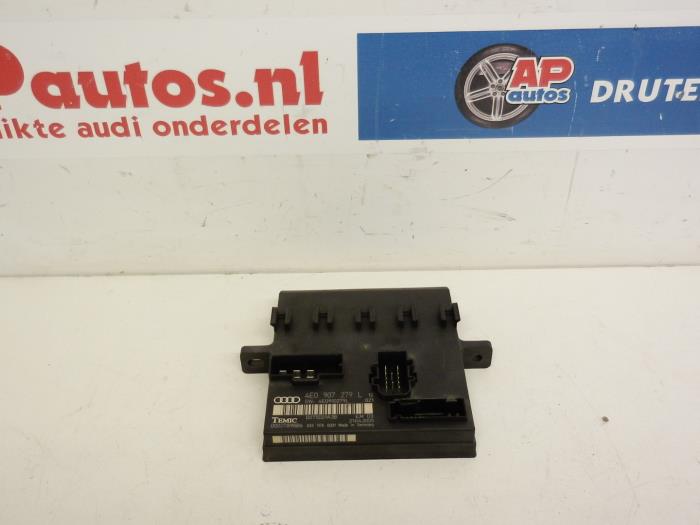 Used On-board computer Audi A8 (D3) 3.7 V8 40V Quattro Price € 44,99 Margin scheme offered by AP Auto's