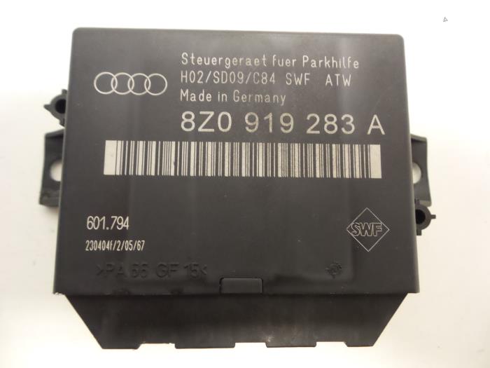 PDC Module from a Audi A4 Avant (B6) 1.9 TDI PDE 130 2004