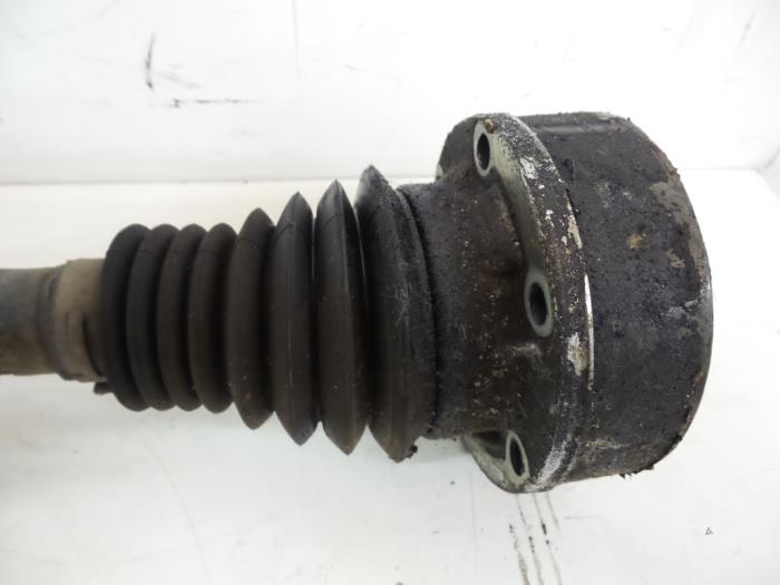 Front drive shaft, left from a Audi A3 Sportback (8PA) 1.9 TDI 2008