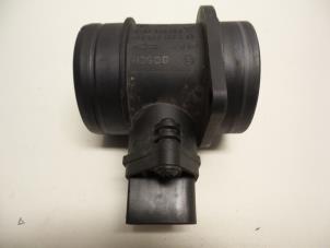 Luftmassenmesser van een Audi A3 Sportback (8PA) 1.9 TDI 2008