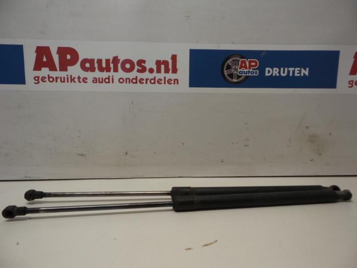 Juego de amortiguadores de gas del portón trasero de un Audi A4 Avant (B7) 1.8 T 20V 2006