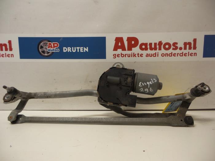 Wiper motor + mechanism from a Audi A6 Avant Quattro (C6) 3.2 V6 24V FSI 2005