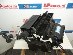 Usados Cuerpo de calefactor Audi A6 Avant Quattro (C6) 3.2 V6 24V FSI Precio € 34,99 Norma de margen ofrecido por AP Autos