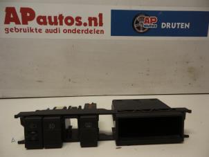 Usados Interruptor luz antiniebla Audi A6 (C4) 2.6 V6 Precio € 9,99 Norma de margen ofrecido por AP Autos