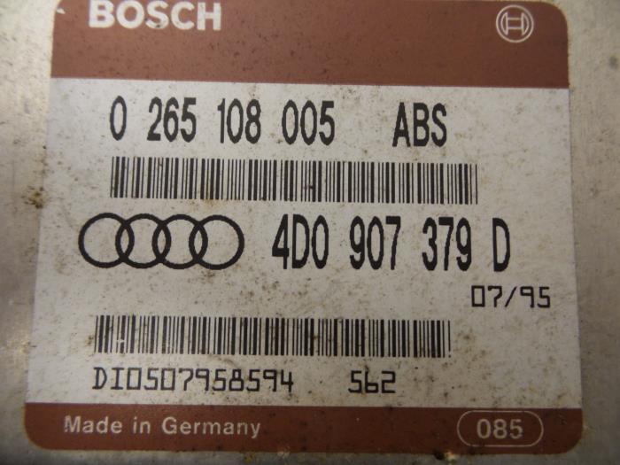 Ordenador ABS de un Audi A6 (C4) 2.6 V6 1995