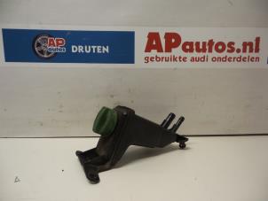 Usagé Réservoir d'huile direction assistée Audi A4 Cabriolet (B6) Prix € 15,00 Règlement à la marge proposé par AP Autos