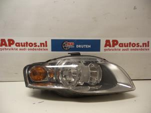 Używane Reflektor prawy Audi A4 (B7) 2.0 TDI 16V Cena na żądanie oferowane przez AP Autos