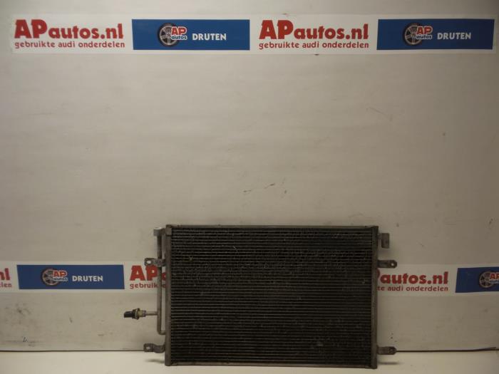 Air conditioning radiator from a Audi A4 (B7) 2.0 TDI 16V 2005