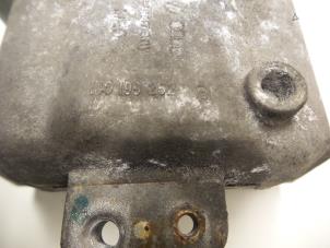 Support moteur d'un Audi TT (8N3) 1.8 T 20V Quattro 2000