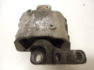 Support moteur d'un Audi TT (8N3) 1.8 T 20V Quattro 2000