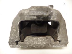Support moteur d'un Audi TT (8N3) 1.8 T 20V Quattro 2000