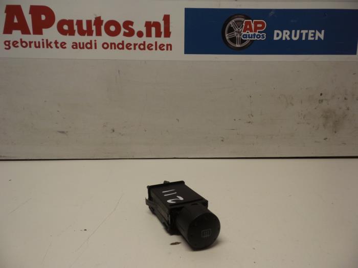 Przelacznik ogrzewania szyby tylnej z Audi TT (8N3) 1.8 T 20V Quattro 2000