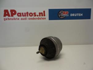 Używane Wspornik silnika Audi A4 (B6) 1.9 TDI PDE 130 Cena € 35,00 Procedura marży oferowane przez AP Autos