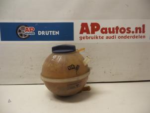 Usagé Vase d'expansion Audi TT (8N3) 1.8 T 20V Quattro Prix € 10,00 Règlement à la marge proposé par AP Autos