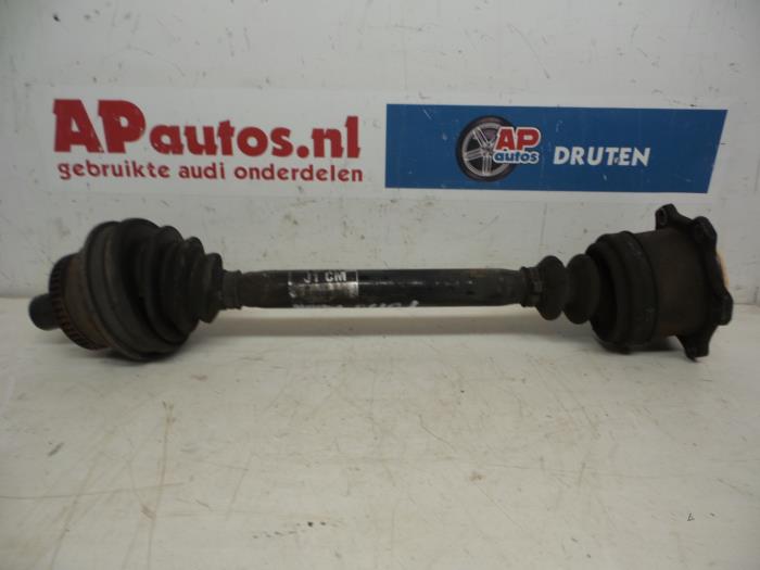 Usagé Arbre de transmission avant gauche Audi A4 Avant (B5) 2.5 TDI V6 24V Prix € 24,99 Règlement à la marge proposé par AP Auto's