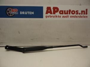 Gebrauchte Scheibenwischerarm vorne Audi 80 Avant (B4) 2.0 E,S Preis € 9,99 Margenregelung angeboten von AP Autos