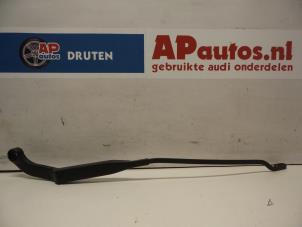 Gebrauchte Scheibenwischerarm vorne Audi 80 Avant (B4) 2.0 E,S Preis € 9,99 Margenregelung angeboten von AP Autos