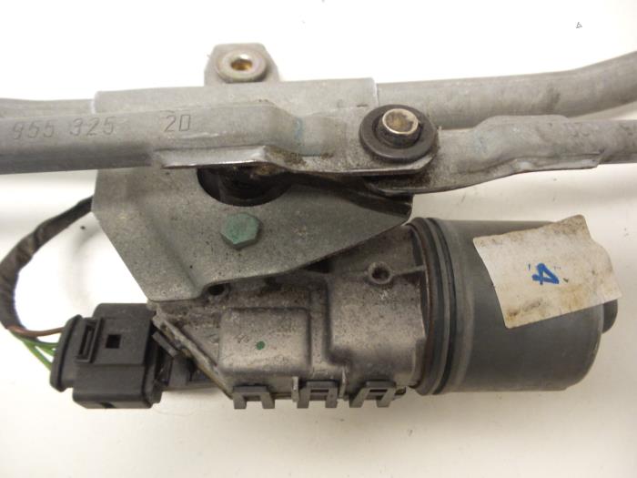 Wiper motor + mechanism from a Audi A3 (8L1) 1.8 20V 2002