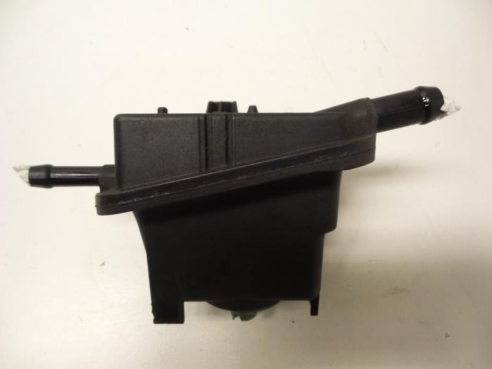 Power steering fluid reservoir from a Audi A3 (8L1) 1.8 20V 2002