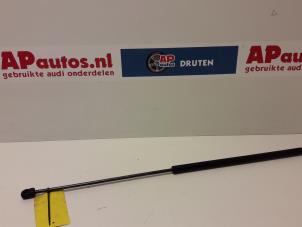 Used Bonnet gas strut, left Audi A4 (B7) 2.0 TDI 16V Price € 9,99 Margin scheme offered by AP Autos