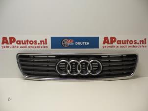 Usados Rejilla Audi A6 (C4) 2.6 V6 Precio € 19,99 Norma de margen ofrecido por AP Autos