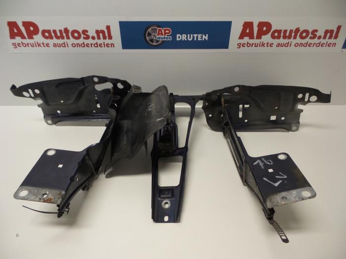 Front panel from a Audi 80 Avant (B4) 2.0 E,S 1995
