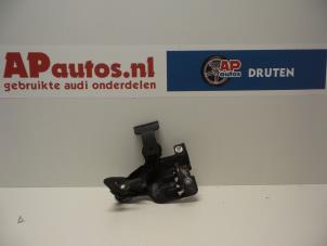 Used Bonnet lock mechanism Audi A4 Cabriolet (B6) Price € 35,00 Margin scheme offered by AP Autos