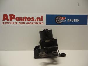 Używane Pompa ABS Audi A3 (8L1) 1.8 20V Cena € 47,00 Procedura marży oferowane przez AP Autos