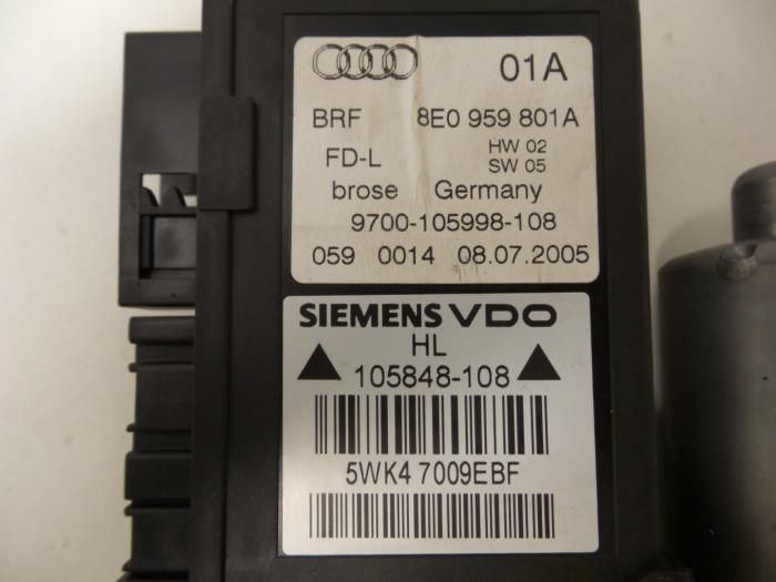 Silnik szyby drzwiowej z Audi A4 (B7) 2.0 TDI 16V 2005