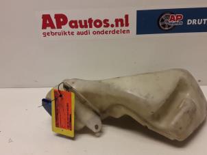 Usados Depósito de lavaparabrisas delante Audi A6 Avant (C5) 2.8 V6 30V Precio € 15,00 Norma de margen ofrecido por AP Autos